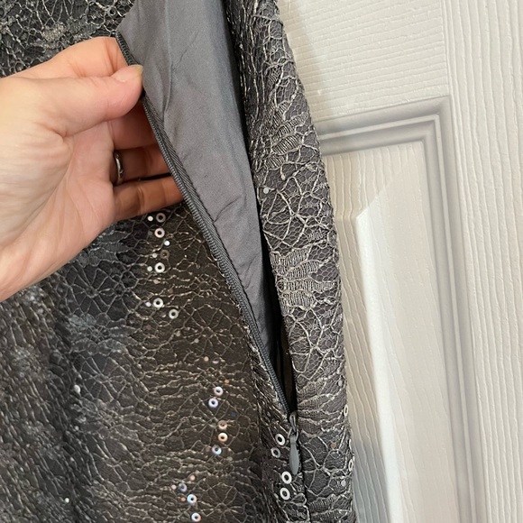 Woman’s 3-pc. Sequined lace pants suit with jacket - Picture 3 of 7